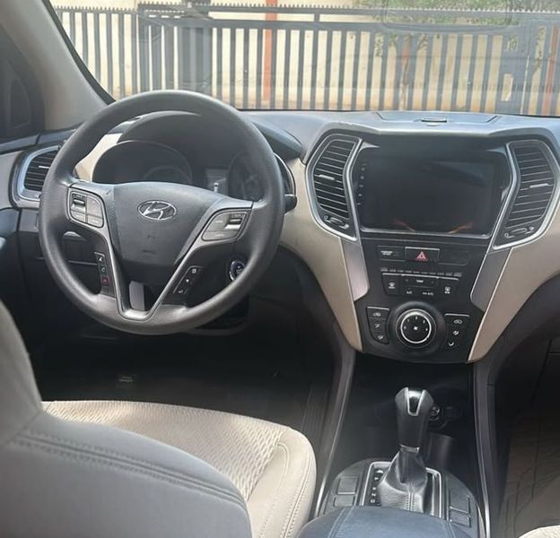 Hyundai Santa Fe • 2021 • 40,000 km 2