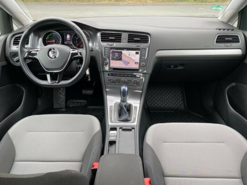 Volkswagen Golf • 2014 • 103,000 km 14