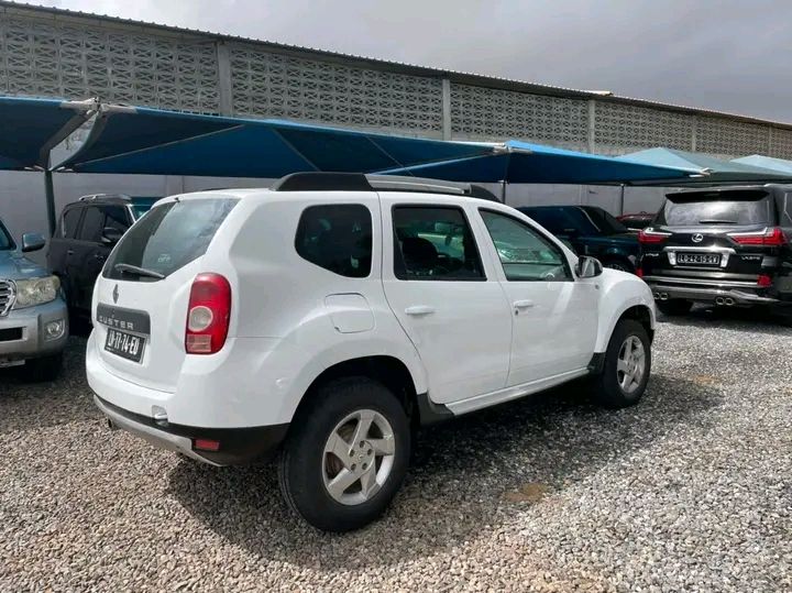 Renault Duster • 2020 • 37,000 km 3