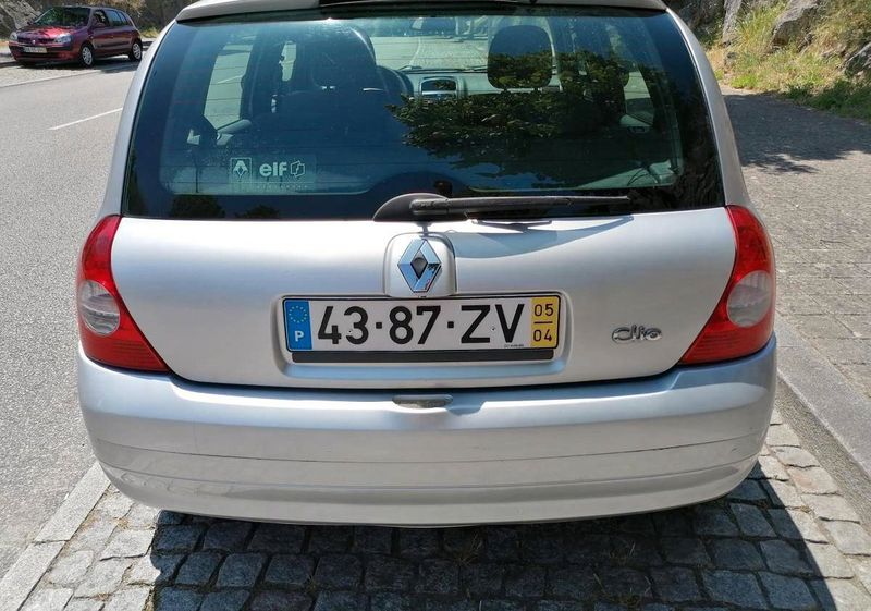 Renault Clio • 2005 • 139,999 km 5