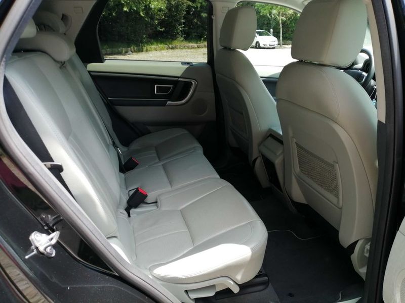 Land Rover Discovery Sport • 2017 • 86,000 km 8