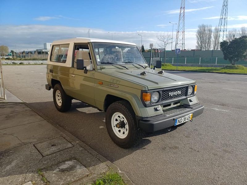 Toyota Land Cruiser • 1990 • 80,000 km 1