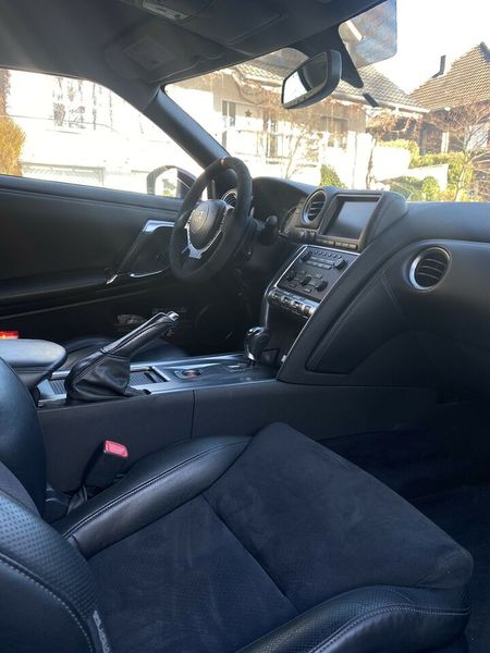 Nissan GT-R • 2009 • 79,000 km 11