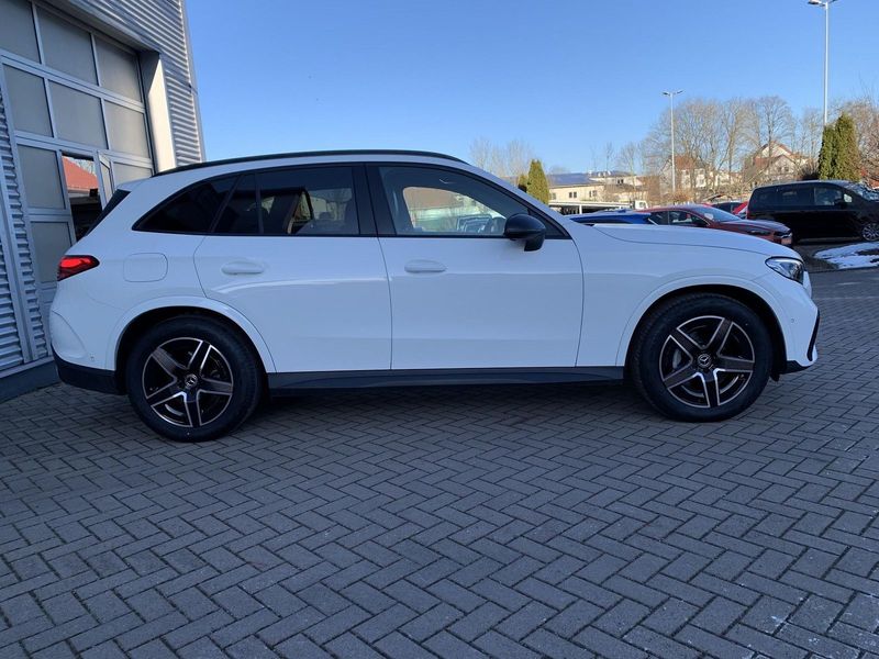 Mercedes-Benz GLC • 2023 • 74,011 km 4