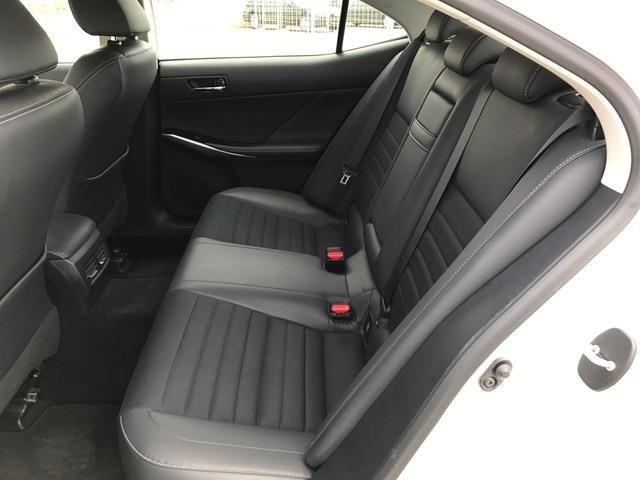 Lexus IS • 2013 • 126,000 km 8