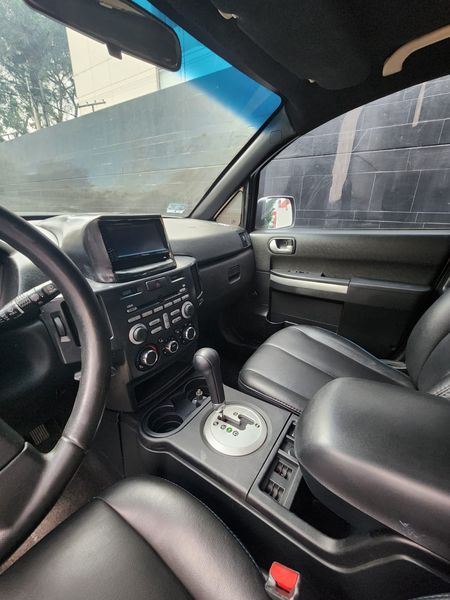 Mitsubishi Endeavor • 2009 • 118,600 km 3