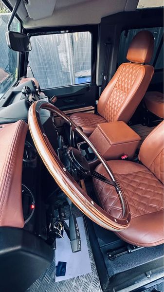 Land Rover Defender • 2007 • 185,000 km 5