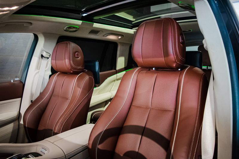 Mercedes-Benz Maybach • 2024 • 3,800 km 9