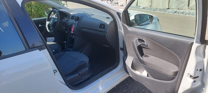 Volkswagen Polo • 2011 • 75,000 km 5