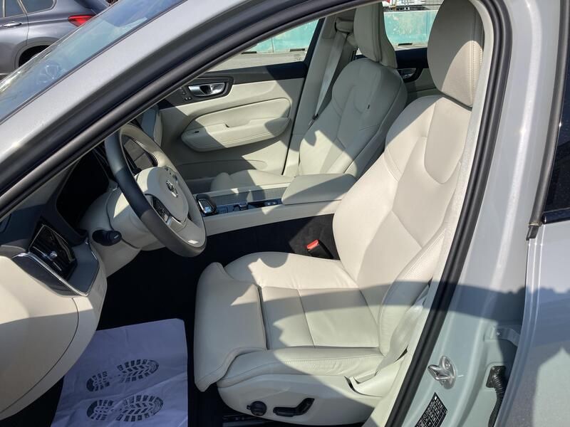 Volvo XC60 • 2024 • 12,819 km 21