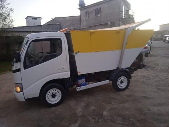 Toyota Dyna • 1999 • 120,000 km 2