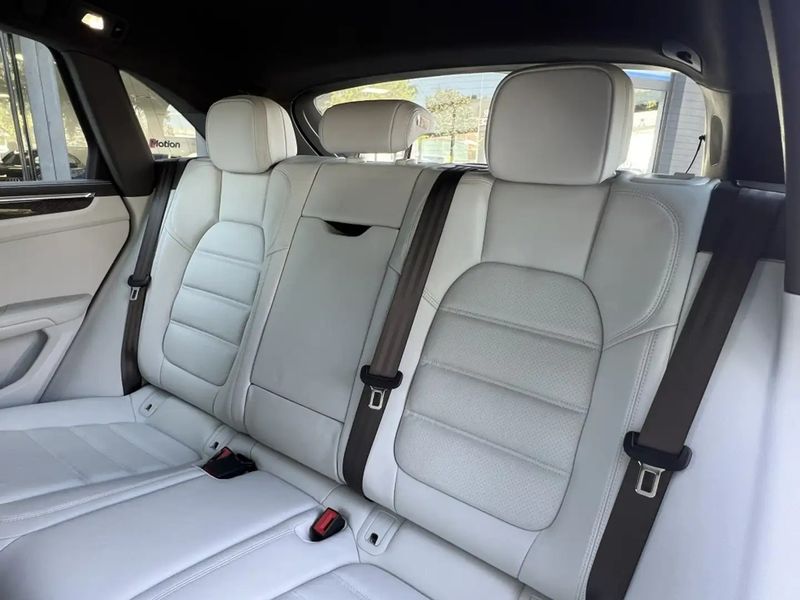 Porsche Macan • 2021 • 59,000 km 9