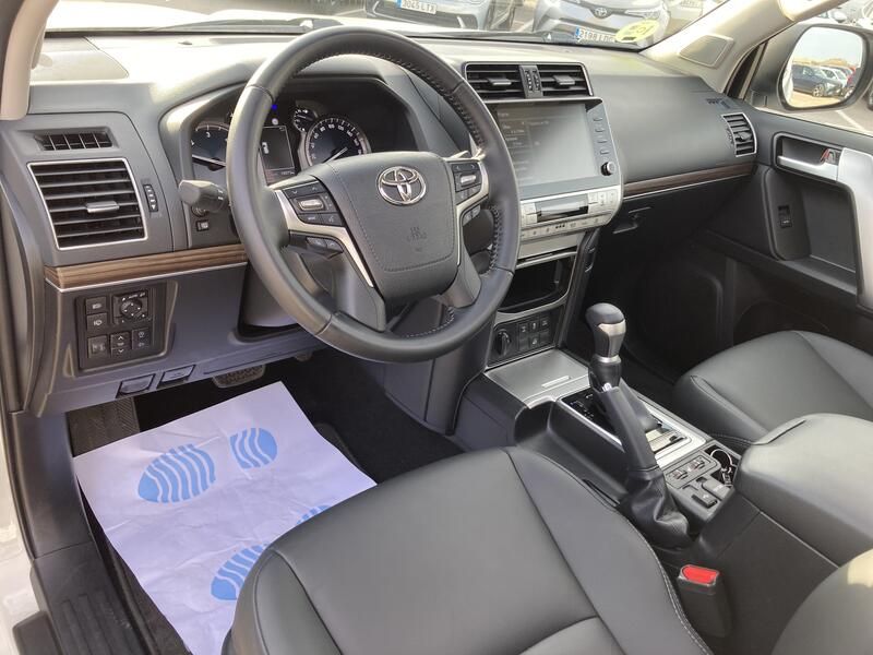 Toyota Land Cruiser • 2022 • 15,926 km 7