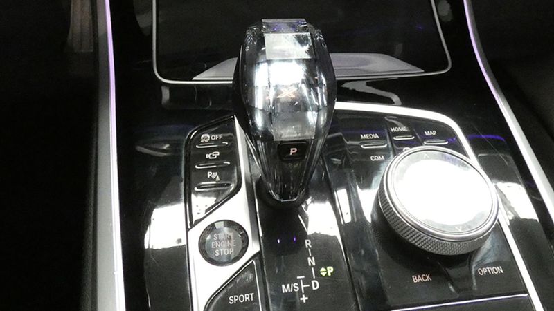 BMW X5 • 2020 • 165,000 km 4