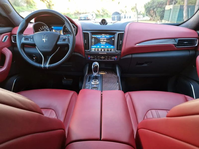 Maserati Levante • 2017 • 19,700 km 6