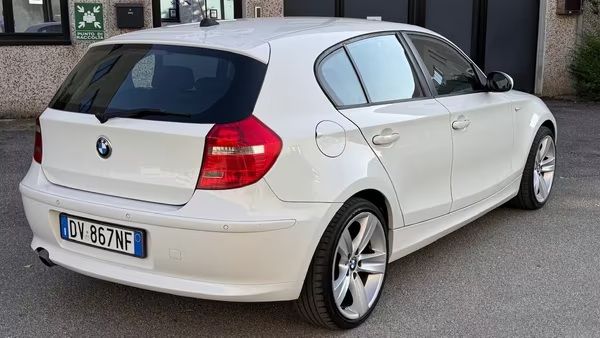 BMW 1 Series • 2009 • 220,100 km 4
