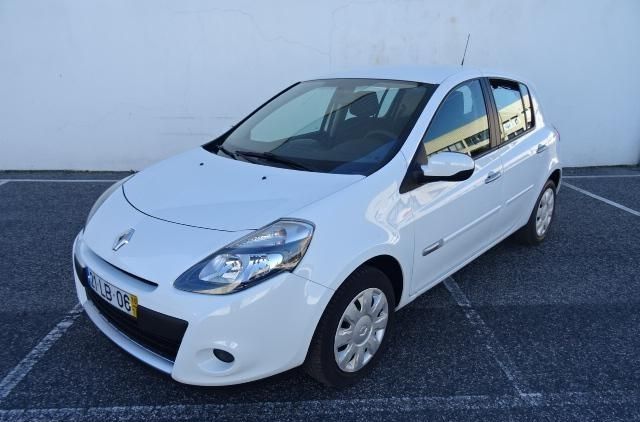 Renault Clio • 2010 • 98,000 km 1
