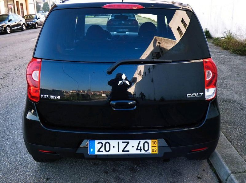 Mitsubishi Colt • 2010 • 150,000 km 3