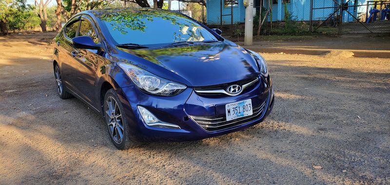 Hyundai Elantra • 2012 • 144,000 km 6