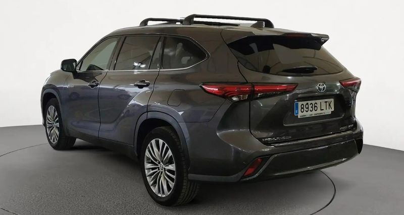Toyota Highlander Hybrid • 2021 • 59,268 km 3
