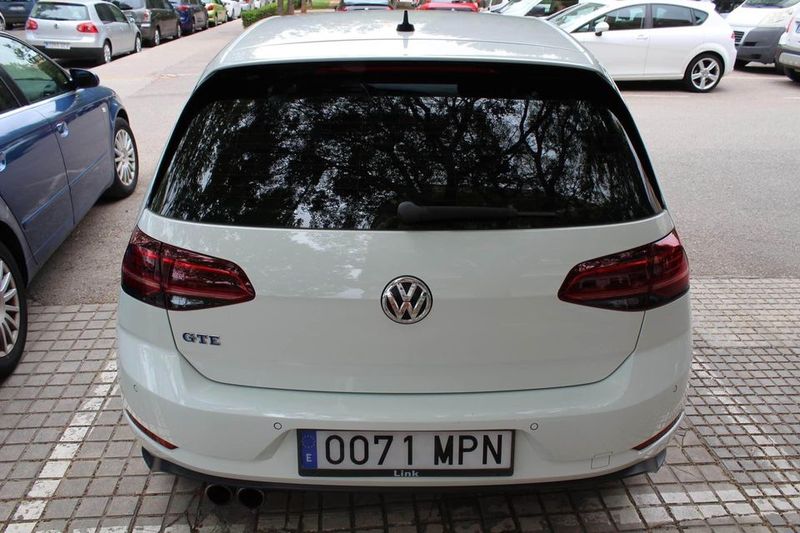 Volkswagen Golf • 2017 • 85,000 km 4