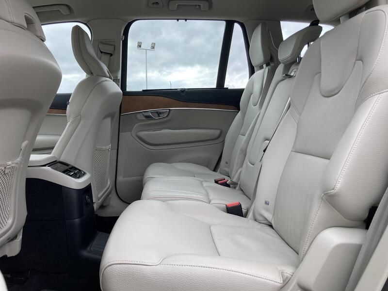 Volvo XC90 • 2022 • 82,563 km 9
