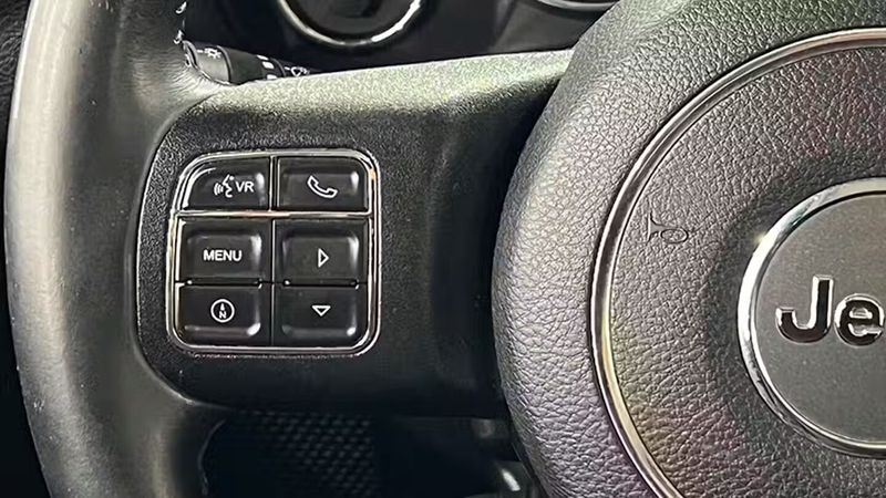 Jeep Wrangler • 2016 • 88,730 km 20