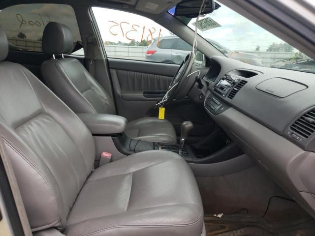 Toyota Camry • 2004 • 12 km 6