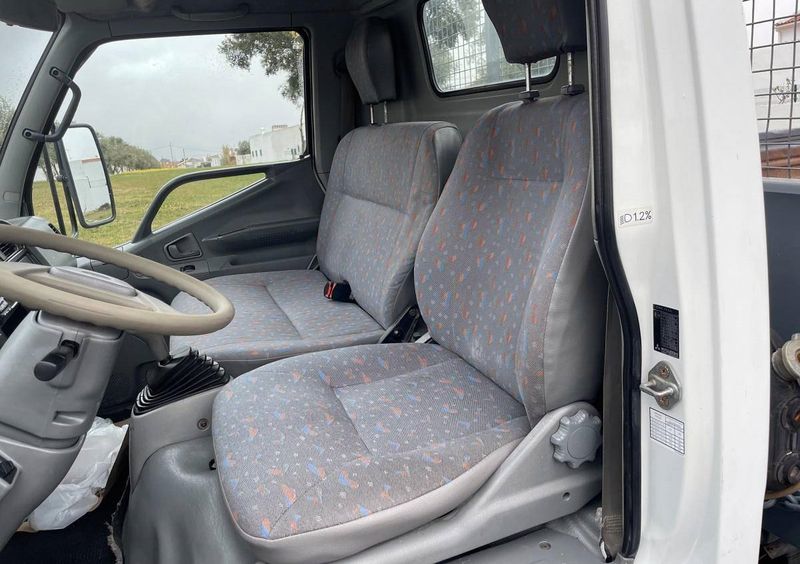 Mitsubishi Fuso canter • 1999 • 169,999 km 7