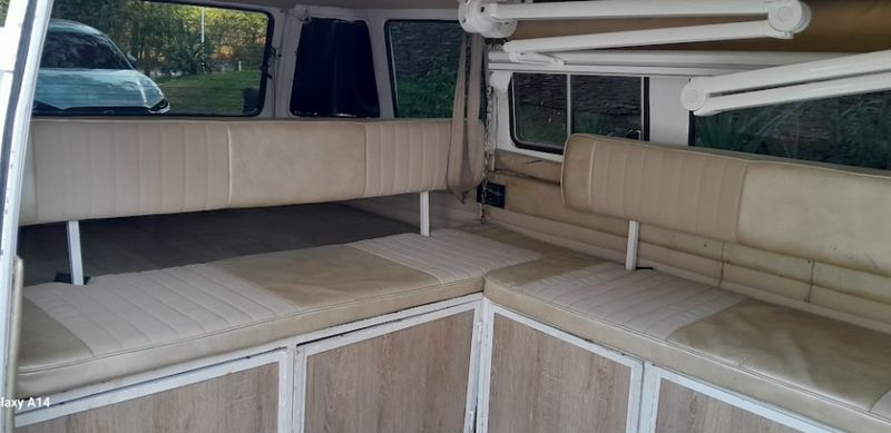 Volkswagen Vanagon • 1974 • 94,520 km 11