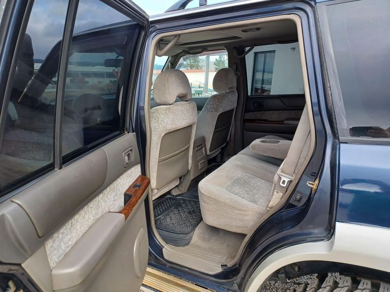 Mitsubishi Pajero Sport • 1998 • 90,000 km 4