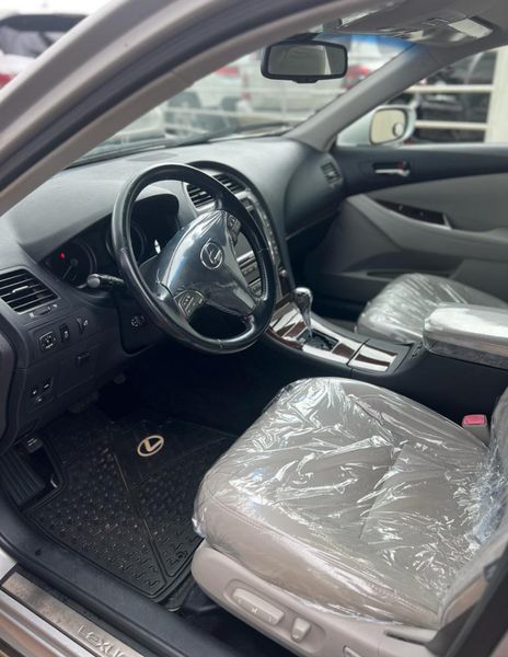 Lexus ES • 2011 • 92,200 km 3