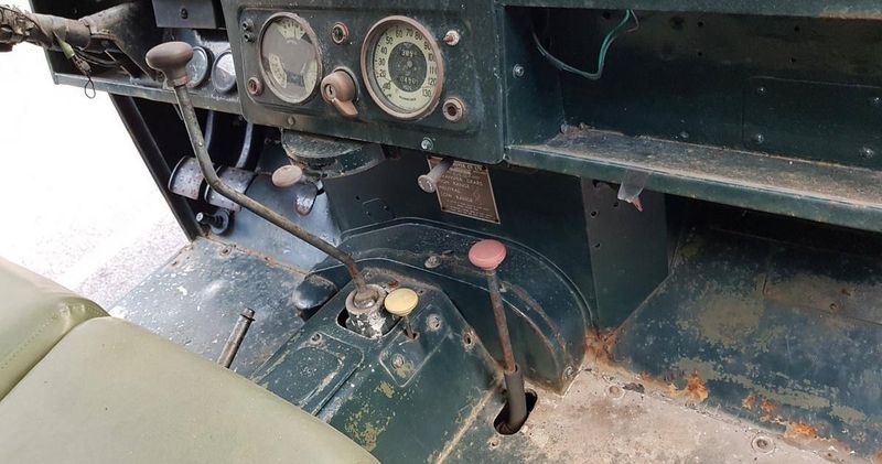 Land Rover LR2 • 1955 • 99,999 km 3