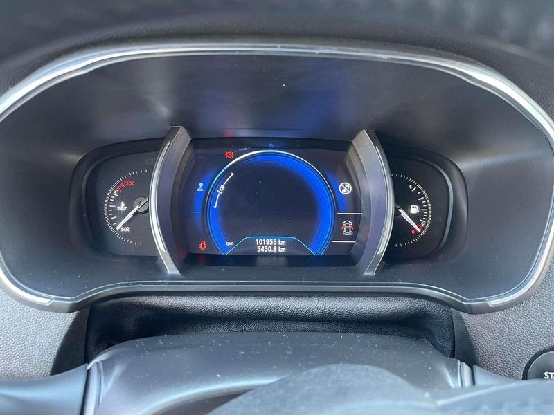 Renault Mégane • 2019 • 80,000 km 4