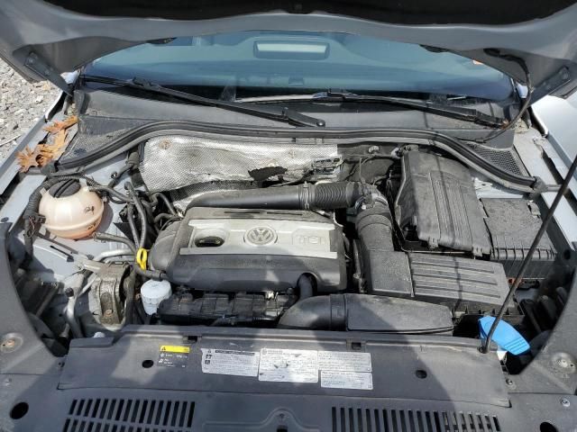 Volkswagen Tiguan Limited • 2016 • 10,000 mi 11
