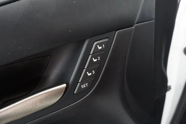 Lexus LX • 2019 • 33,932 mi 21