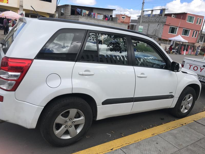 Suzuki Grand Vitara SZ • 2015 • 145,000 km 2
