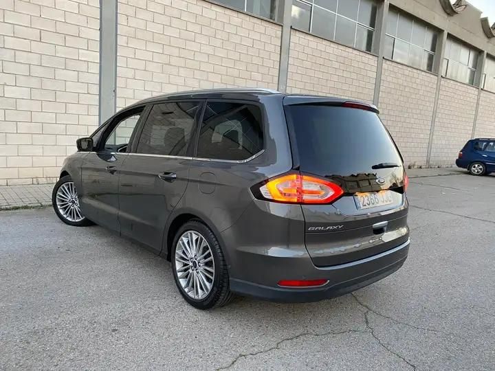 Ford S-Max • 2015 • 145,000 km 1