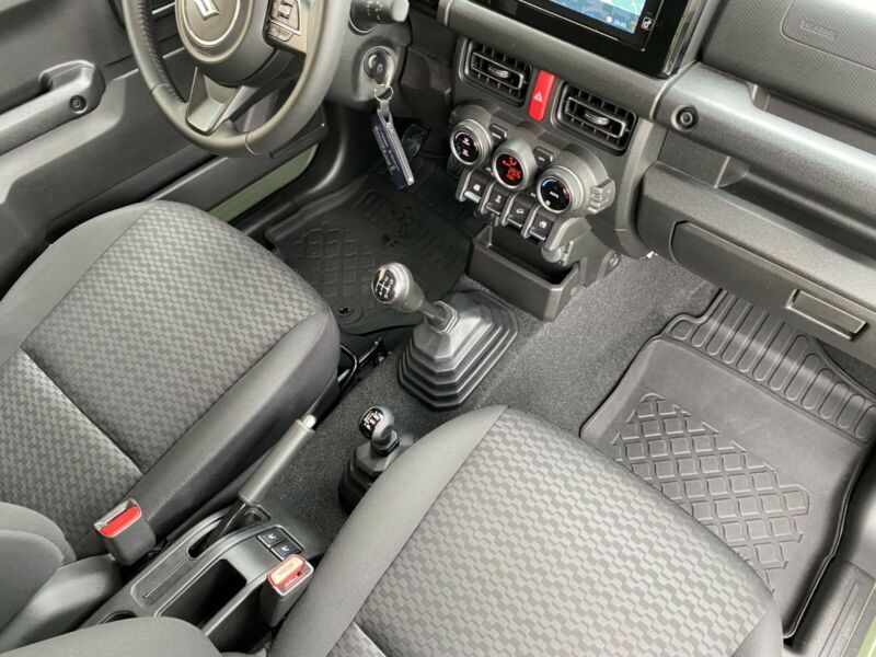 Suzuki Jimny • 2020 • 101,000 km 6