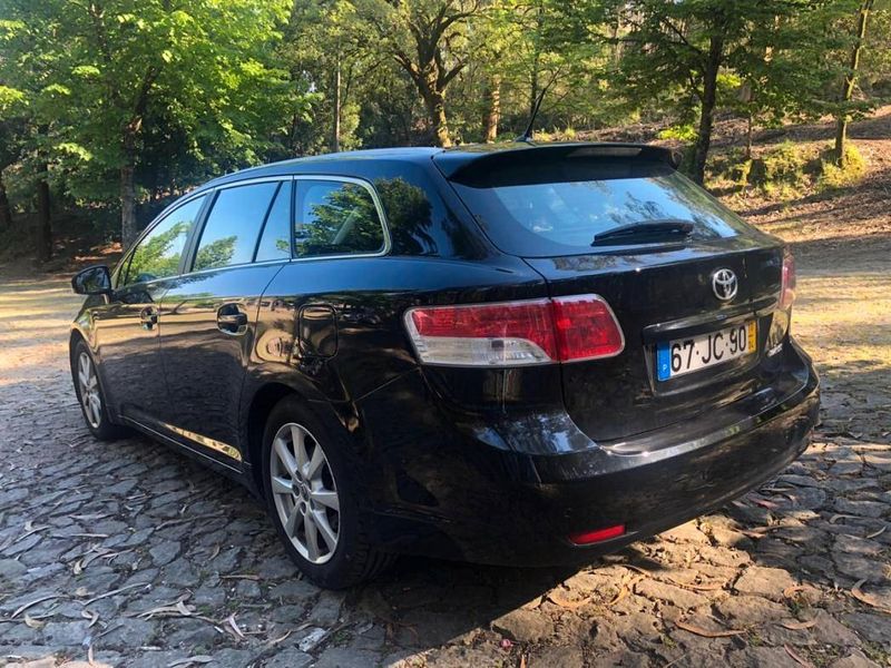 Toyota Avensis • 2010 • 150,000 km 2