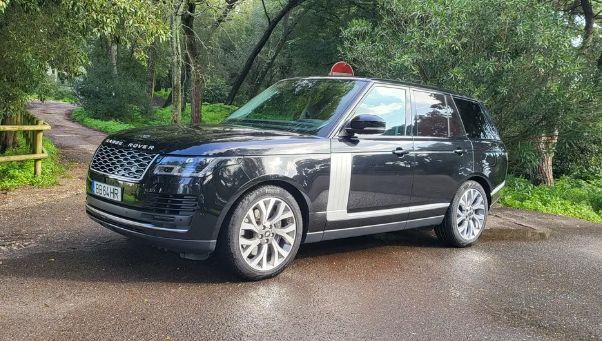 Land Rover Range Rover • 2018 • 125,000 km 1