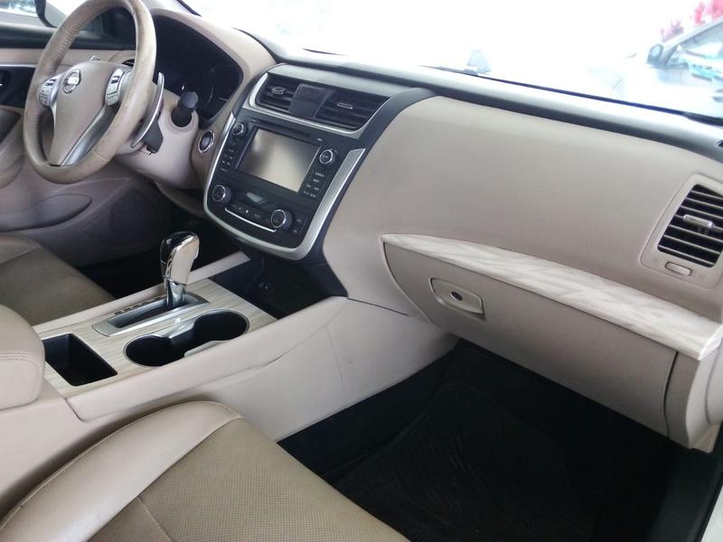 Nissan Altima • 2017 • 86,000 km 9