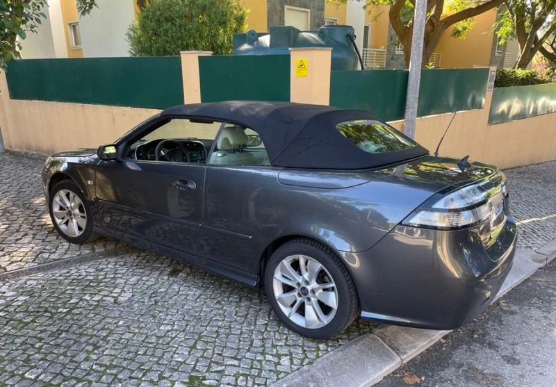 Saab 9-3 • 2010 • 163,000 km 2