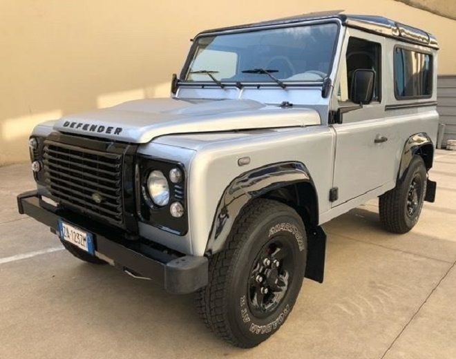 Land Rover Defender • 2010 • 89,200 km 1