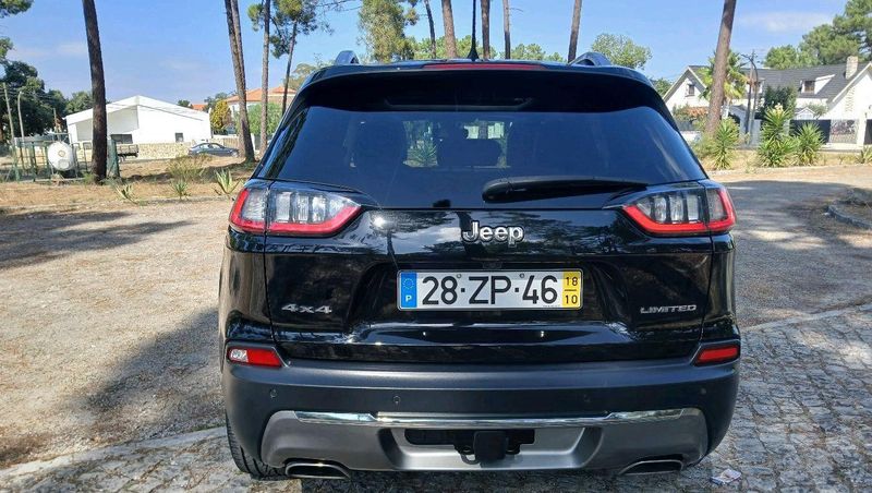 Jeep Cherokee • 2018 • 120,000 km 4