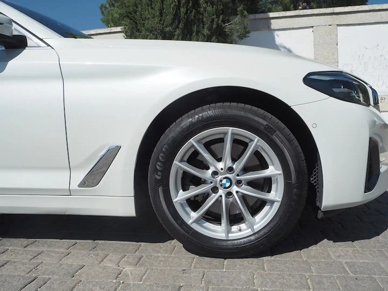 BMW 520D • 2021 • 94,000 km 3