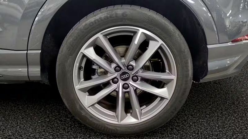 Audi Q3 • 2024 • 7,333 km 15