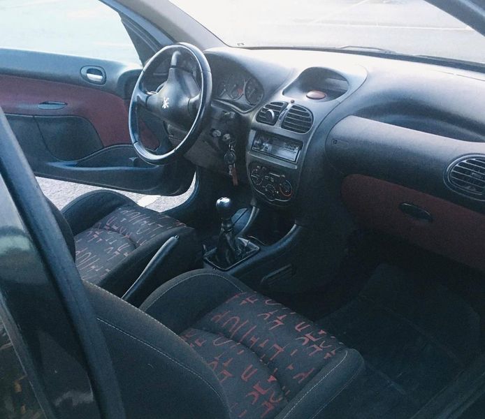 Peugeot 206 • 2001 • 190,000 km 3