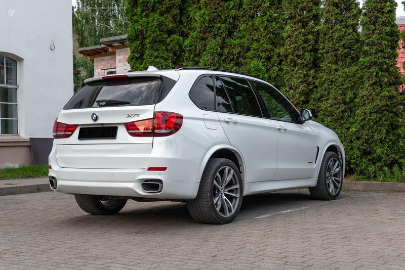 BMW X5 • 2014 • 189,000 km 35