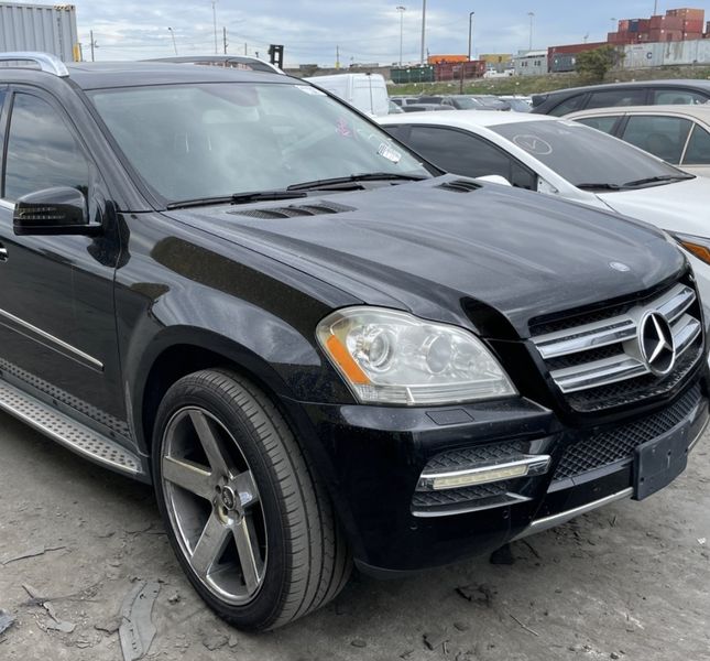 Mercedes-Benz GL • 2012 • 230,000 km 10